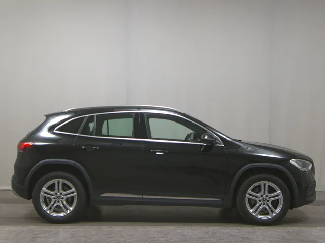 Mercedes-Benz GLA 220 d 4M Progressive