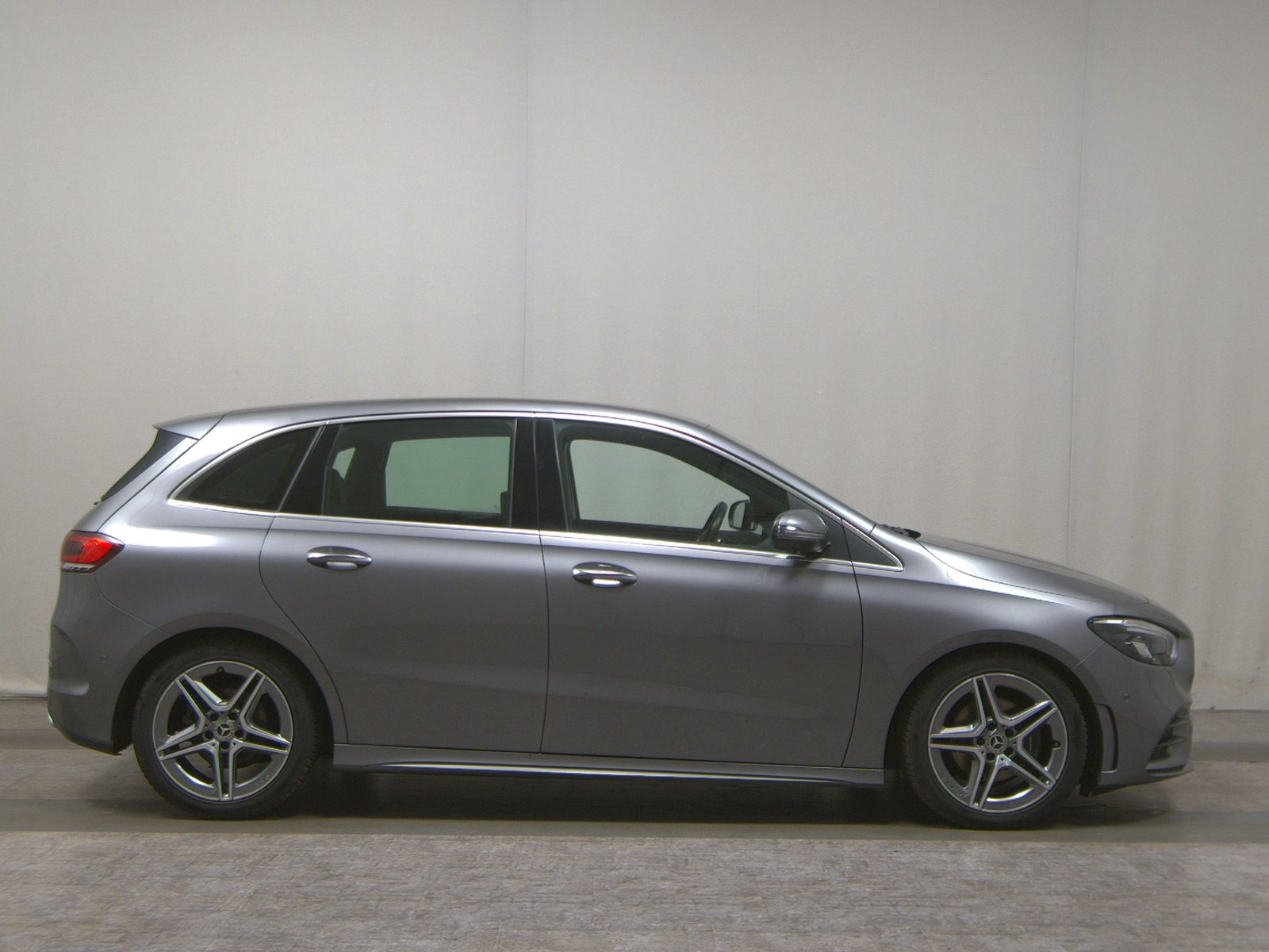 Mercedes-Benz B 200 d AMG