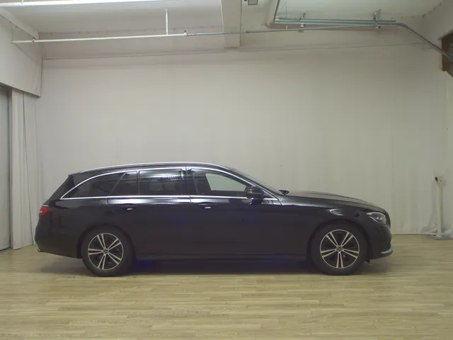 Mercedes-Benz E 220 T d Avantgarde