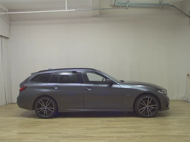 BMW 320e Touring M-Sport
