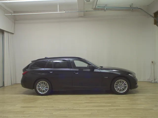 BMW 320e Touring Sport-Line