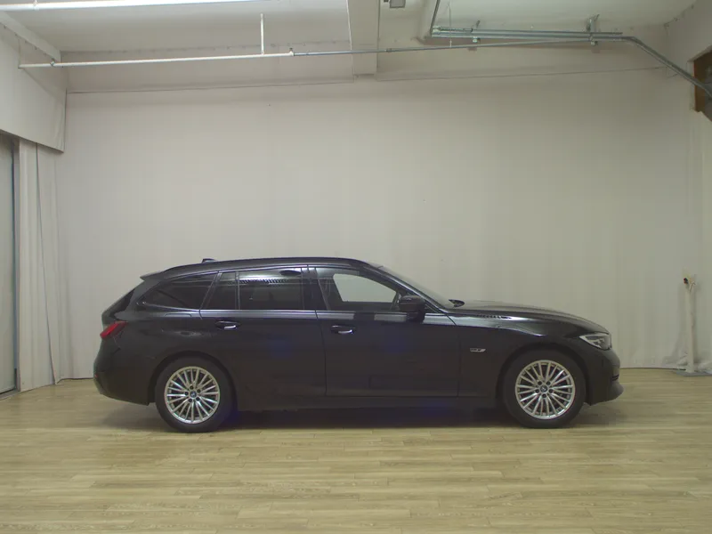 BMW 320e Touring Sport-Line
