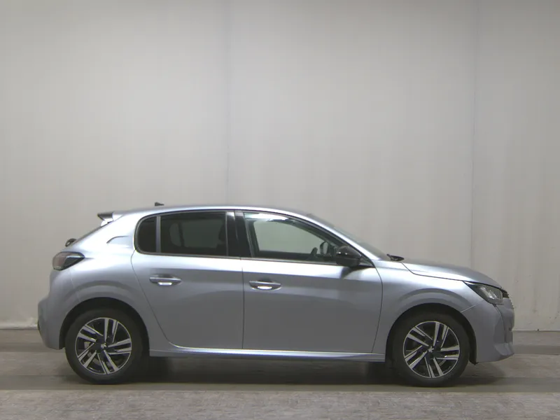 Peugeot 208 PureTech 100 Initiale