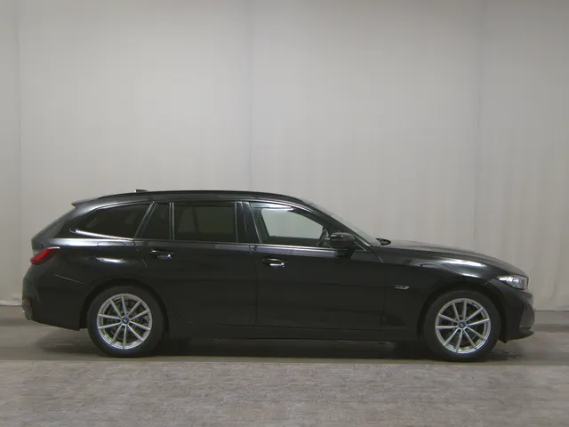 BMW 320e Touring Sport-Line