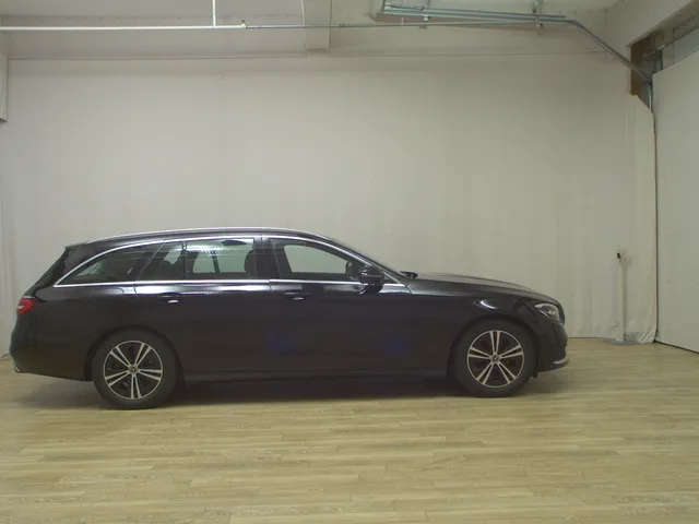Mercedes-Benz E 220 T d Avantgarde