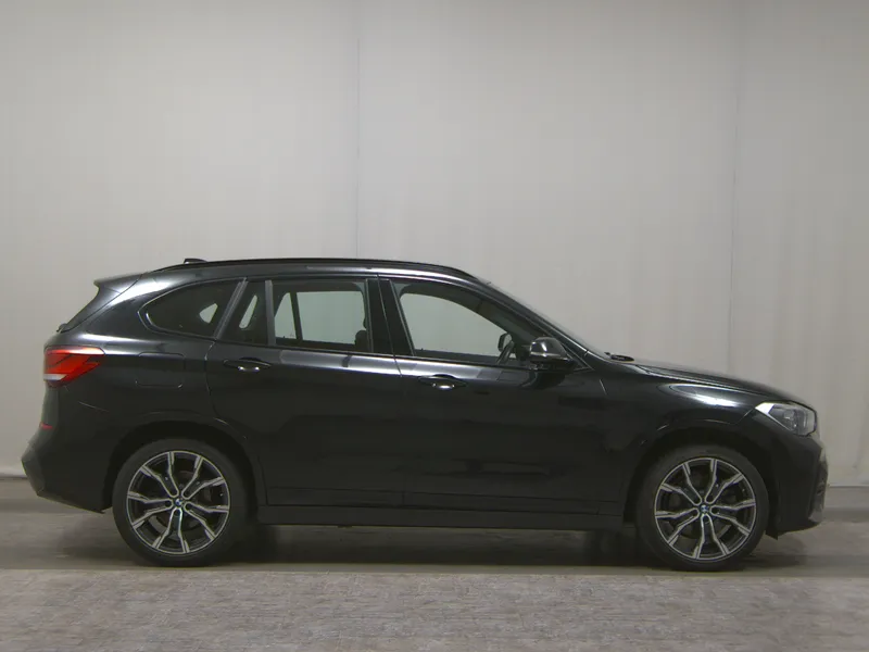 BMW X1 xDrive25e M-Sport Leder Navi LED PDC Shz - fotografija vozila