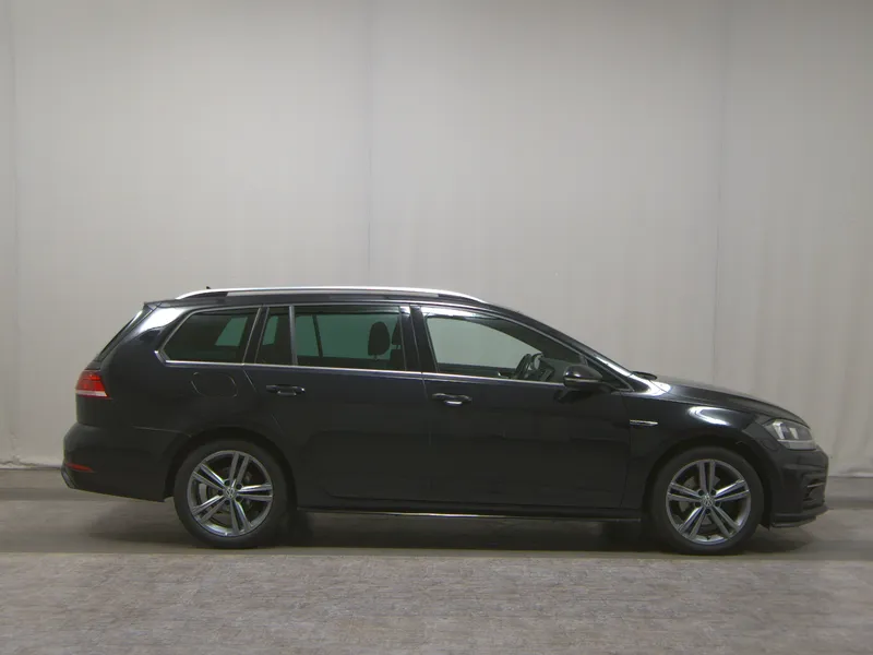 Volkswagen Golf-7 Var. 2.0 TDI R-Line