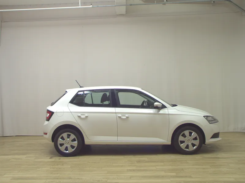 Škoda Fabia 1.0 DAB BT - fotografija vozila