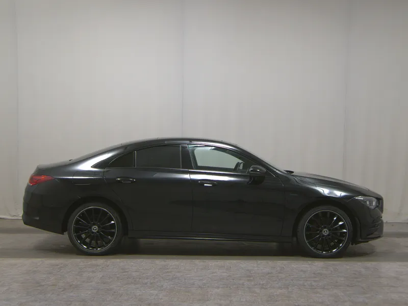 Mercedes-Benz CLA 250 Coupé e AMG-Line