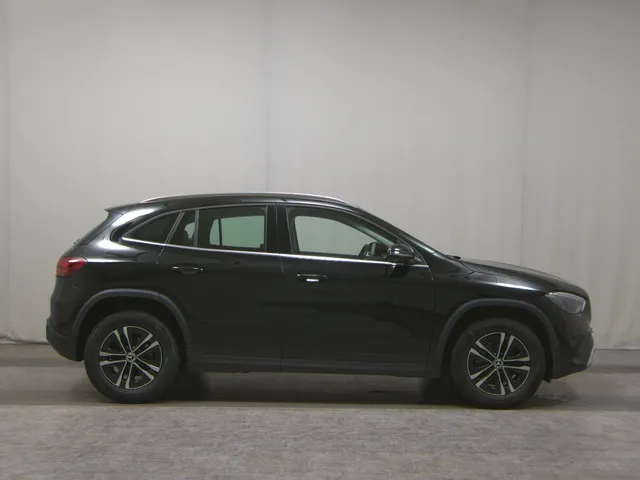 Mercedes-Benz GLA 180