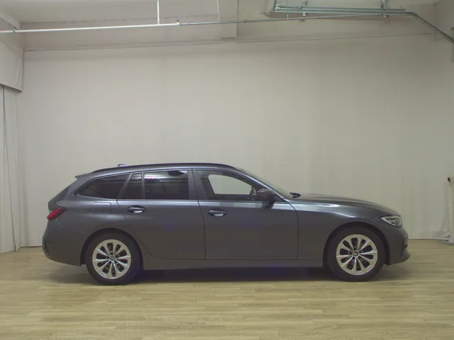 BMW 318d Touring Advantage