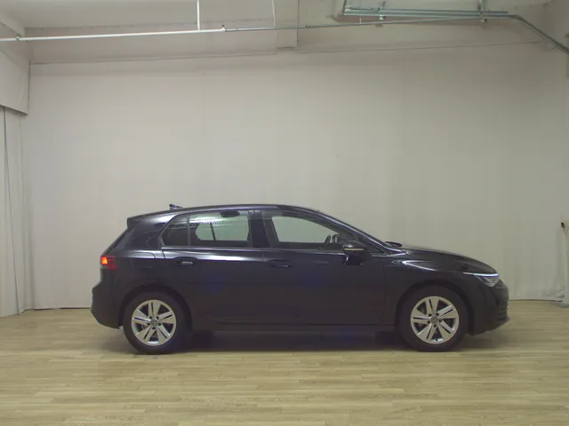Volkswagen Golf-8 2.0 TDI Life