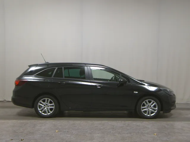 Opel Astra ST 1.4 TURBO Edition