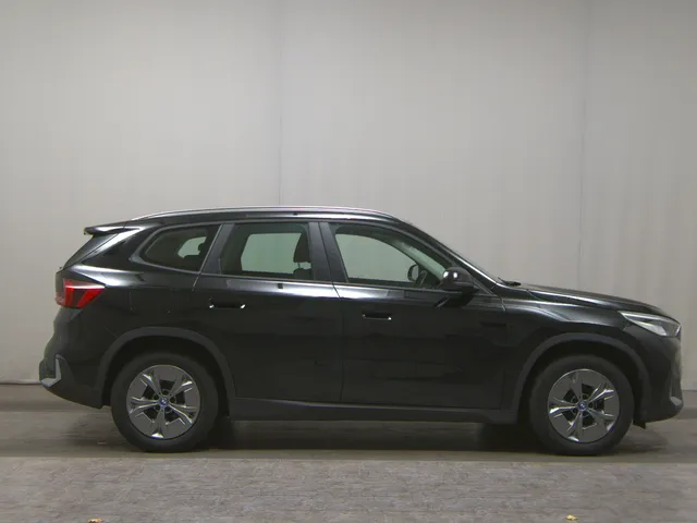 BMW iX1 xDrive30e