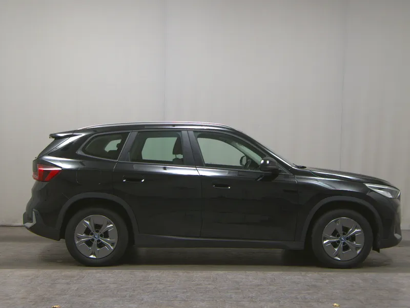 BMW iX1 xDrive30e