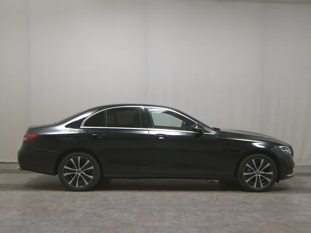 Mercedes-Benz E 300 de Avantgarde