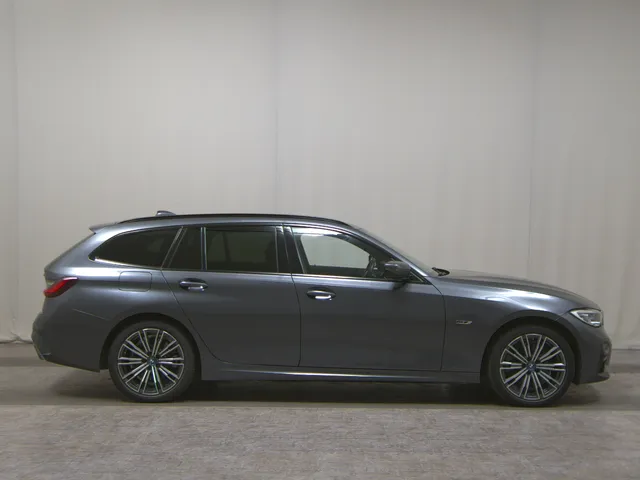 BMW 320e Touring M-Sport