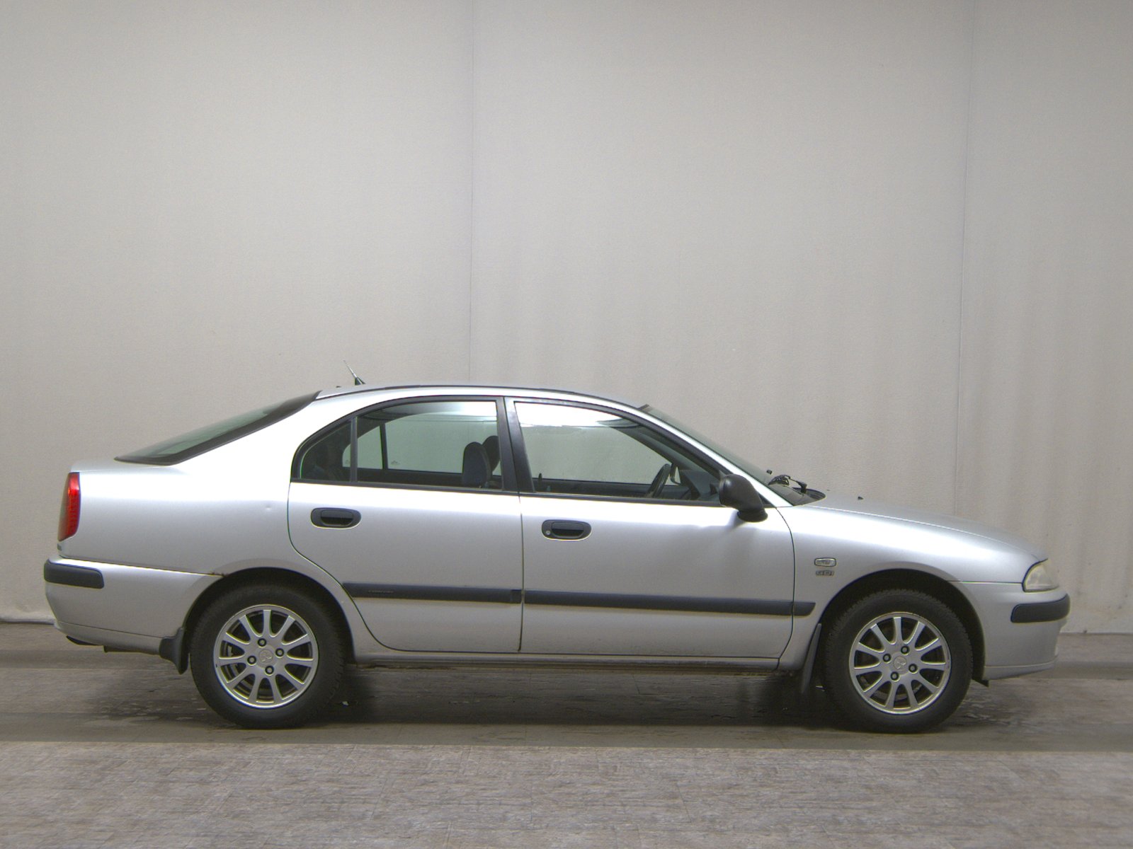 Mitsubishi Carisma