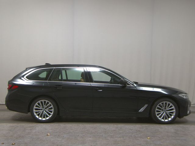 BMW 520d Touring XDr Luxury-Line Leder Navi LED HuD BMW 520d Touring XDr Luxury-Line Leder Navi LED HuD