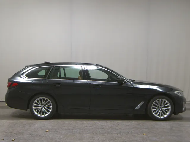 BMW 520dA Touring xDr Luxury-Line