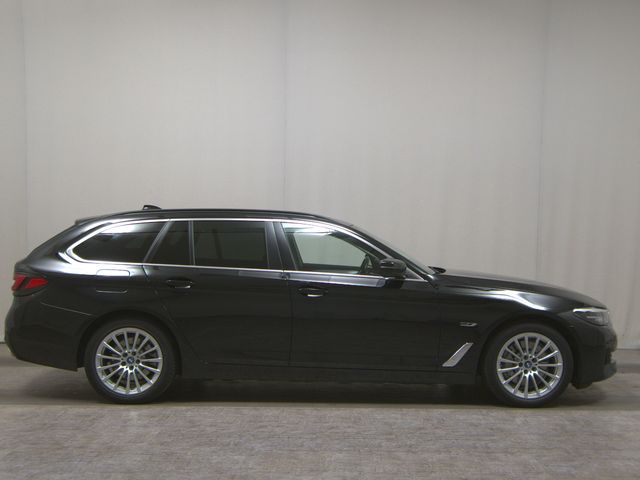BMW 530e Touring NAVI LED LEDER SHZ PANO