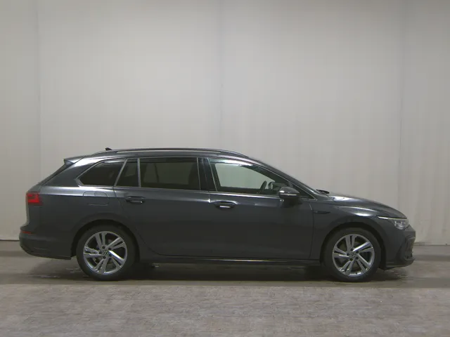 Volkswagen Golf-8 Var. 2.0 TDI R-Line
