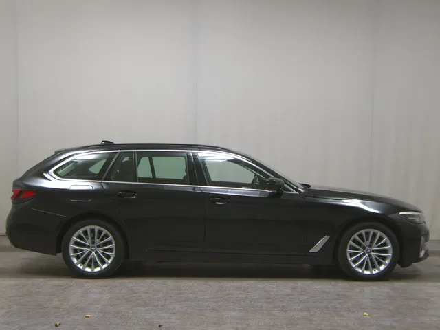 BMW 520iA Touring Luxury-Line