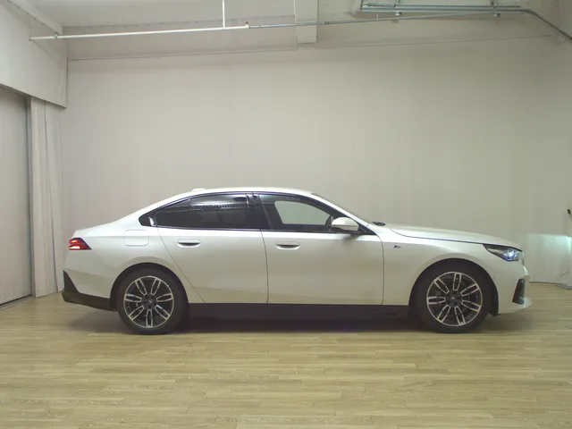 BMW i5 eDrive40 M-Sport