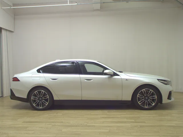 BMW i5 eDrive40 M-Sport