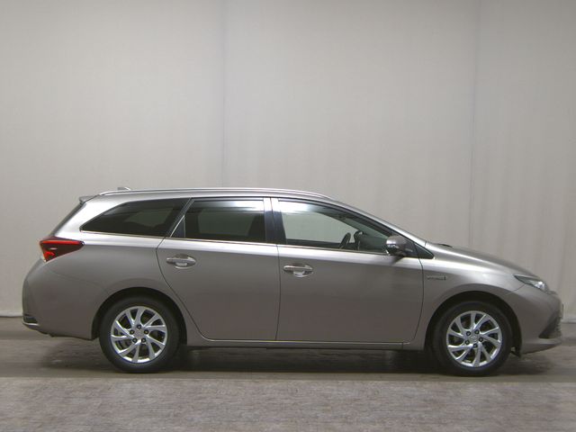 TOYOTA Auris 1.8 1.8 Navi RFK Shz TOYOTA Auris 1.8 1.8 Navi RFK Shz