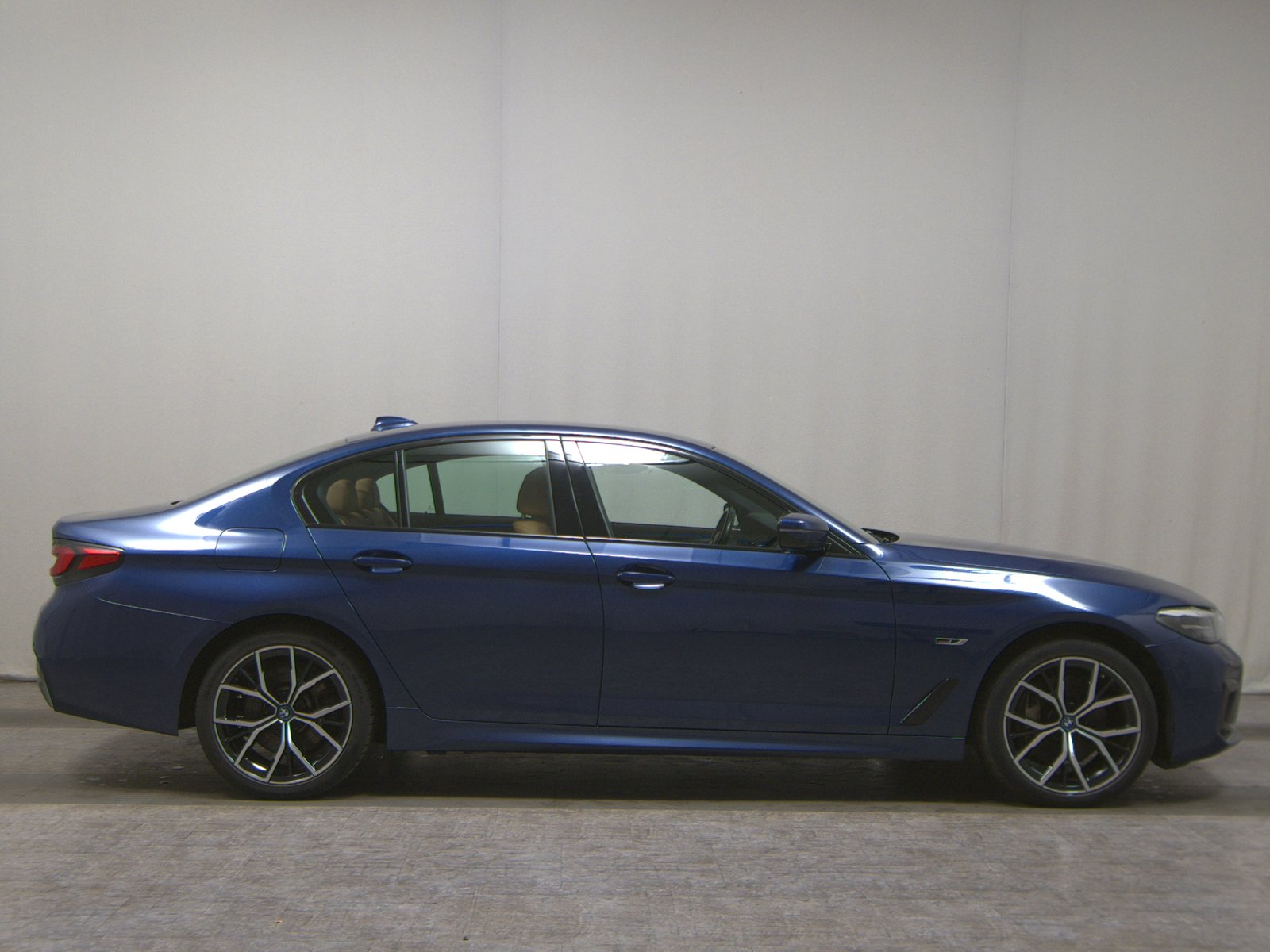 BMW 545e