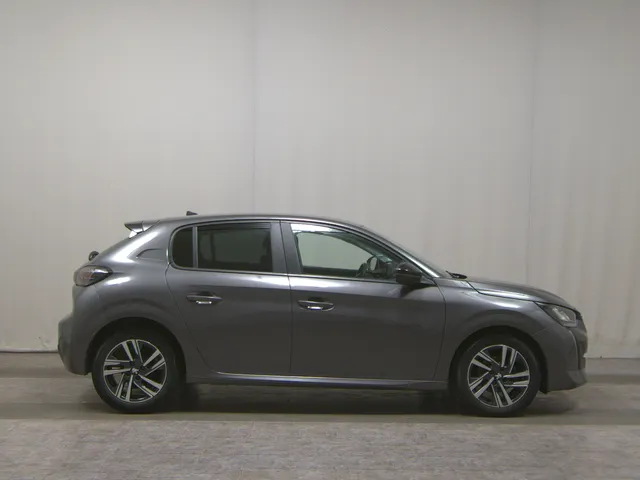 Peugeot 208 PureTech 75 5D Active Pack