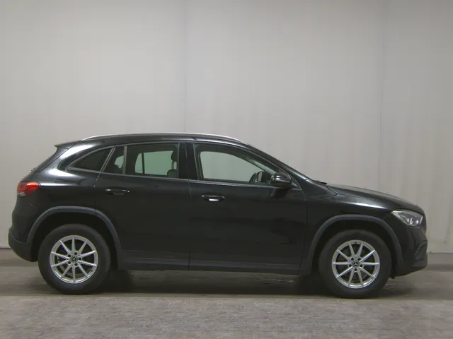 Mercedes-Benz GLA 180 d