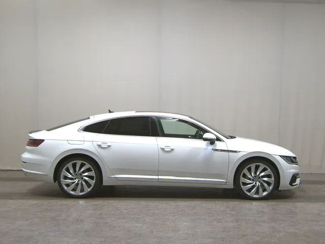 Volkswagen Arteon 2.0 TSI 4M R-Line